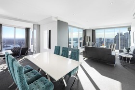 Meriton Suites World Tower, Sydney