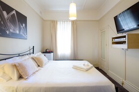 Neutral Bay Lodge