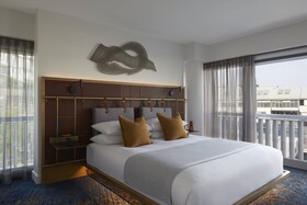 Pier One Sydney Harbour, Autograph Collection