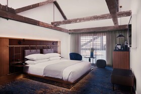 Pier One Sydney Harbour, Autograph Collection