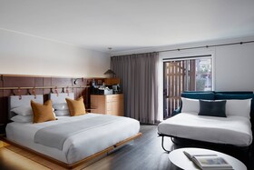 Pier One Sydney Harbour, Autograph Collection