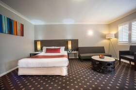 Ramada Hotel & Suites by Wyndham Sydney Cabramatta