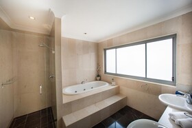 Ramada Hotel & Suites by Wyndham Sydney Cabramatta