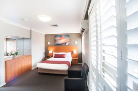 Ramada Hotel & Suites by Wyndham Sydney Cabramatta