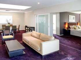 Ramada Hotel & Suites by Wyndham Sydney Cabramatta