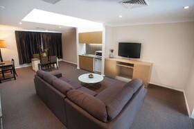 Ramada Hotel & Suites by Wyndham Sydney Cabramatta