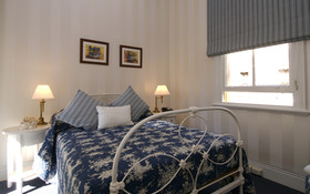 Russell Hotel