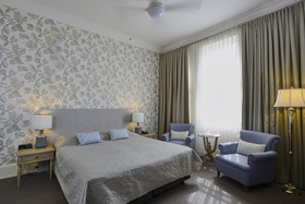 Russell Hotel