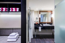 Swissôtel Sydney