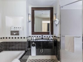 Swissôtel Sydney