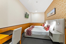 YEHS Hotel Sydney QVB