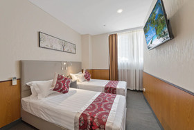 YEHS Hotel Sydney QVB