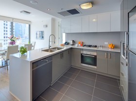 Zara Tower Hotel - Luxury Suites and Apartments