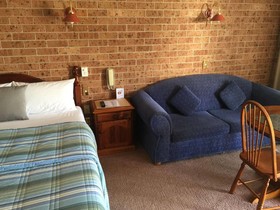 Golden Grain Motor Inn