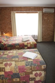 Motel 359
