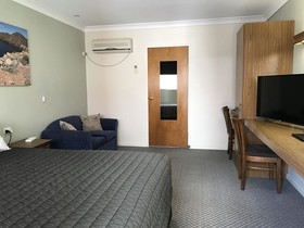 Roydons Motor Inn