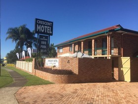 Crescent Motel