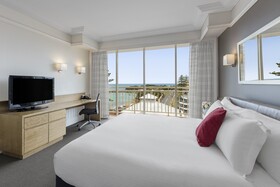 Crowne Plaza Terrigal Pacific