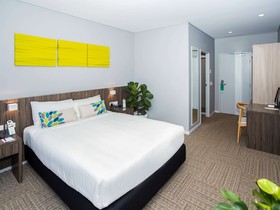 ibis Styles The Entrance