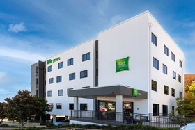 ibis Styles The Entrance