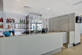 Quality Suites Pioneer Sands