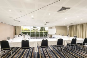 Quality Suites Pioneer Sands