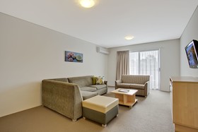 Quality Suites Pioneer Sands