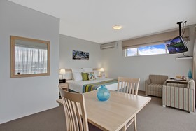 Quality Suites Pioneer Sands