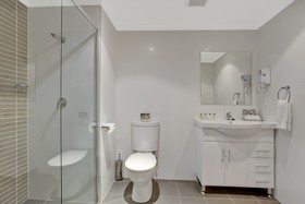 Quality Suites Pioneer Sands