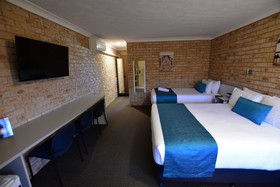 Kennedy Drive Airport Motel