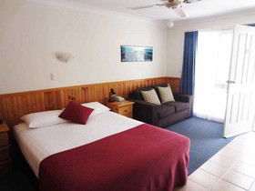 Sundowner Twin Towns Motel