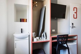 Villawood Hotel
