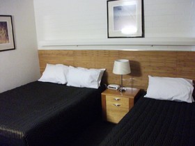 City Park Motel & Apartments