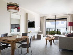 Mantra on the Esplanade Darwin