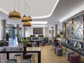 Mantra on the Esplanade Darwin