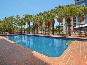 Peninsula Apartments Darwin