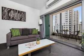 Signatures On Knuckey