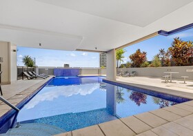 H on Mitchell Apartment Hotel