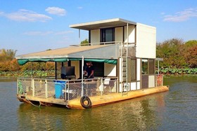 Mary River House Boats