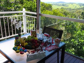 Tinaroo Sunset Retreat