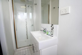 Rowes Bay Beachfront Holiday Park