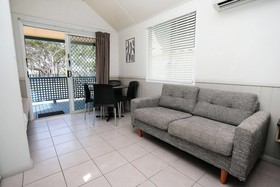 Rowes Bay Beachfront Holiday Park