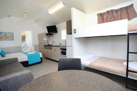 Rowes Bay Beachfront Holiday Park