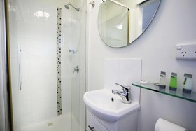 Rowes Bay Beachfront Holiday Park