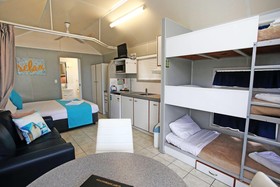 Rowes Bay Beachfront Holiday Park