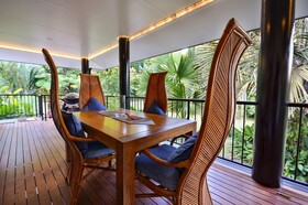 Misty Mountains Rainforest Retreat