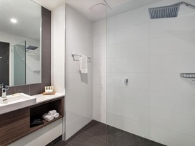 Mercure Sunshine Coast Kawana Waters