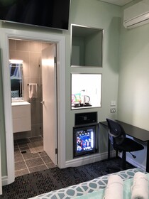 Amelia Budget Hotel