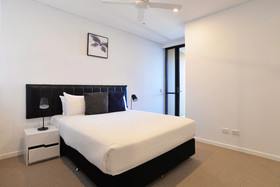 Hope Street Apartments by CLLIX