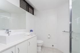 Broadbeach Travel Inn Apartments